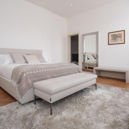 Design Apartment With Balcony On The Grand Canal R&R Velence Kültér fotó